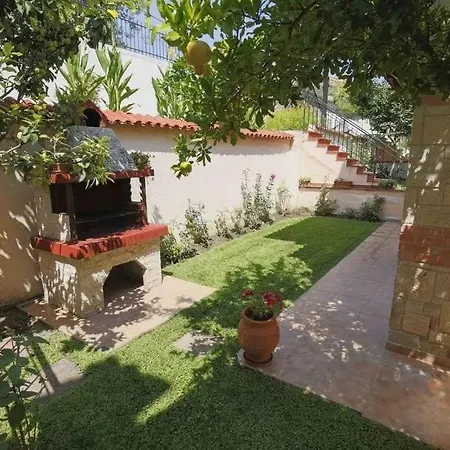 Little Paradise By The Sea فيلة