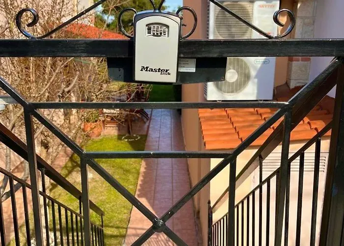 Little Paradise By The Sea * Kriopigi