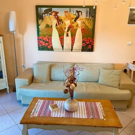 Little Paradise By The Sea *