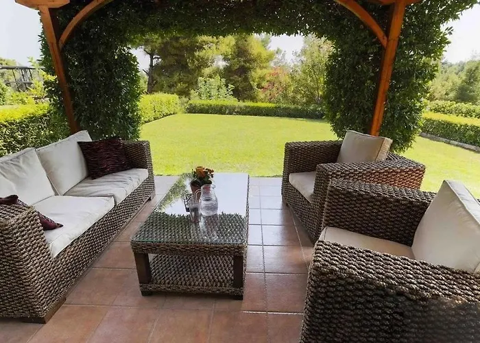 Little Paradise By The Sea *